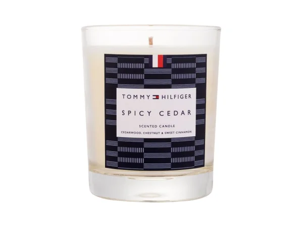 Scented candle spicy cedar
