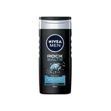 Men rock salt