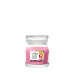 Yankee Candle Signature scented candle small glass Iced Berry Lemonade 110 g thumbnail 1