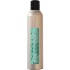 Davines More Inside Strong Hairspray 1