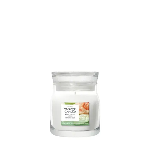 Aromatic candle Signature glass small Blooming Love 110 g